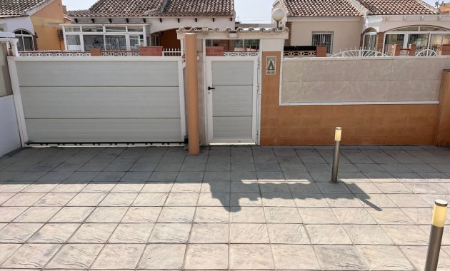 Resale - Town House -
Torrevieja