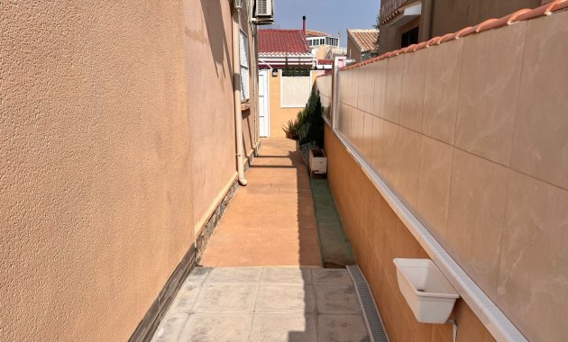 Resale - Town House -
Torrevieja