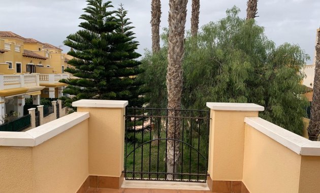 Resale - Detached House / Villa -
Guardamar del Segura - El Raso