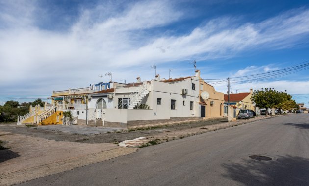 Herverkoop - Rijwoning -
Torrevieja - Urbanización San Luis