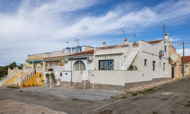 Herverkoop - Rijwoning -
Torrevieja - Urbanización San Luis