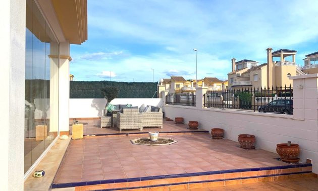 Resale - Detached House / Villa -
Guardamar del Segura - El Raso