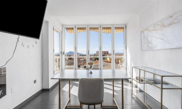 Herverkoop - Appartement -
Daya Nueva