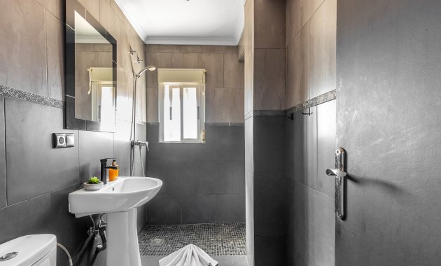 Herverkoop - Appartement -
Daya Nueva