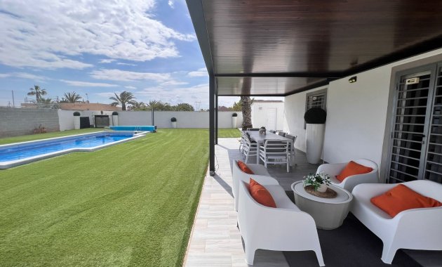 Reventa - Finca   -
Elche - La Marina