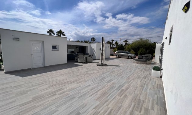 Reventa - Finca   -
Elche - La Marina