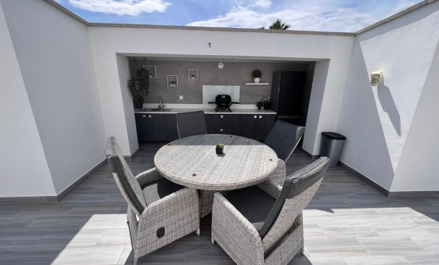 Reventa - Finca   -
Elche - La Marina