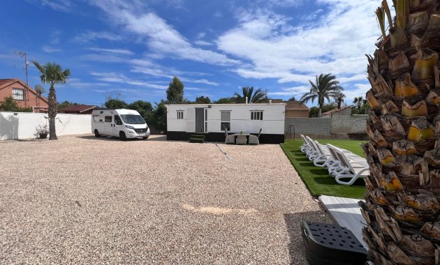 Reventa - Finca   -
Elche - La Marina