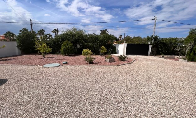 Reventa - Finca   -
Elche - La Marina