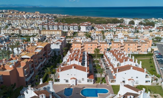 Reventa - Casa adosada -
La Mata