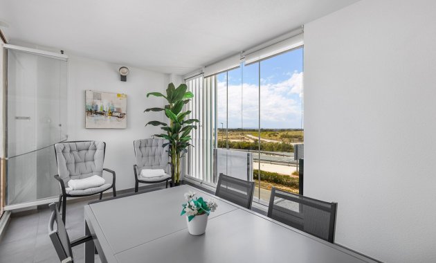 Reventa - Apartamento -
La Mata - Playa