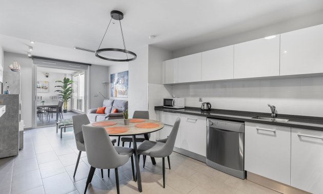 Reventa - Apartamento -
La Mata - Playa
