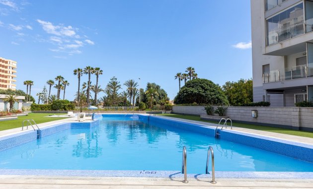 Reventa - Apartamento -
La Mata - Playa