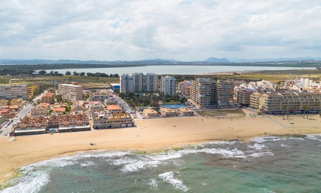 Reventa - Apartamento -
La Mata - Playa