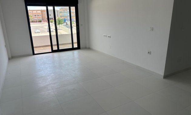 Wiederverkauf - Apartment -
San Miguel de Salinas