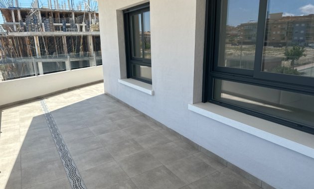 Wiederverkauf - Apartment -
San Miguel de Salinas