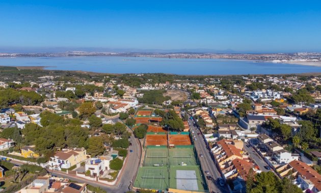 Wiederverkauf - Freistehend / Villa -
Torrevieja - Los Balcones
