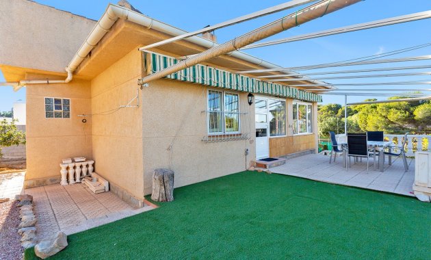 Wiederverkauf - Freistehend / Villa -
Torrevieja - Los Balcones