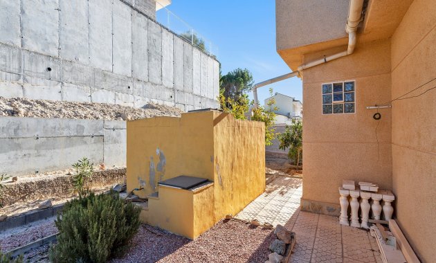Wiederverkauf - Freistehend / Villa -
Torrevieja - Los Balcones