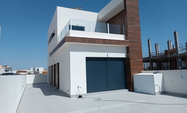 Neue Gebäude - detached -
Daya Nueva