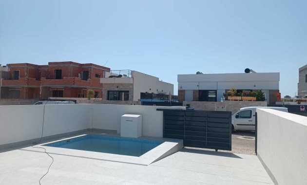 Neue Gebäude - detached -
Daya Nueva
