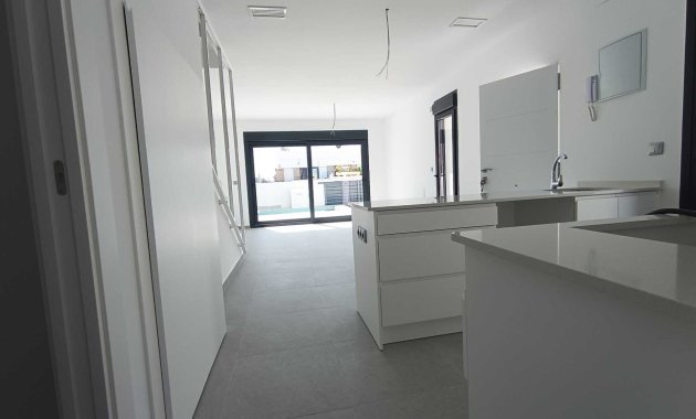 Neue Gebäude - detached -
Daya Nueva