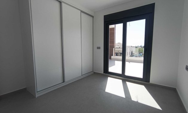 Neue Gebäude - detached -
Daya Nueva
