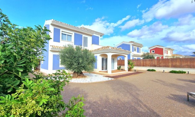 Obra nueva - Independiente / Villa -
Purias