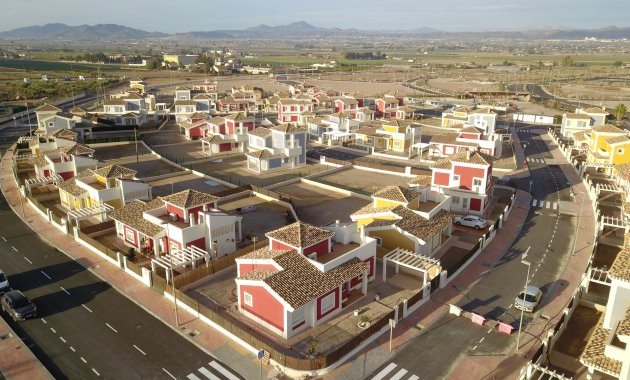 Obra nueva - Independiente / Villa -
Purias