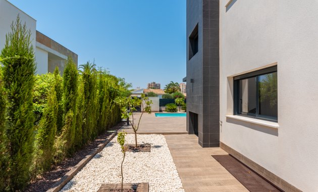 New Build - Detached House / Villa -
Playa Paraiso