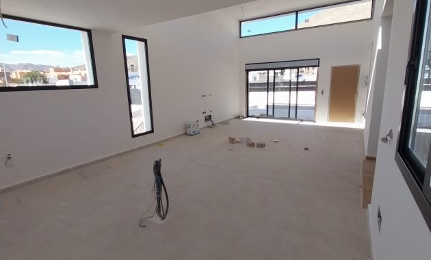 Obra nueva - Independiente / Villa -
Fortuna