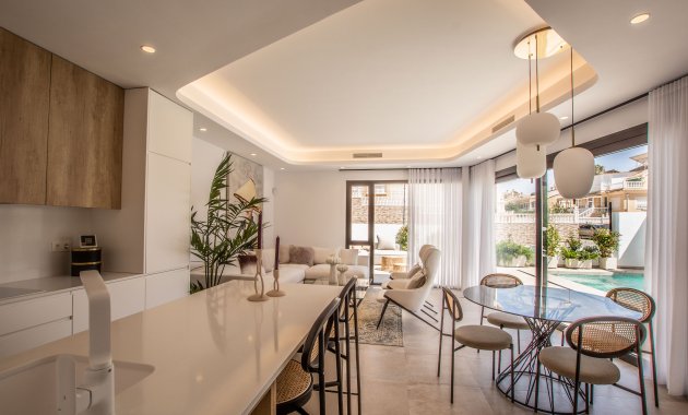 Neue Gebäude - Freistehend / Villa -
Orihuela Costa