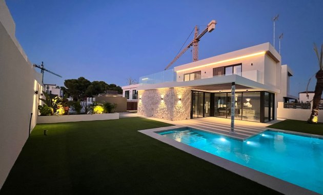 Obra nueva - Independiente / Villa -
Orihuela Costa