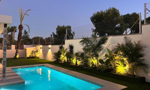 Obra nueva - Independiente / Villa -
Orihuela Costa