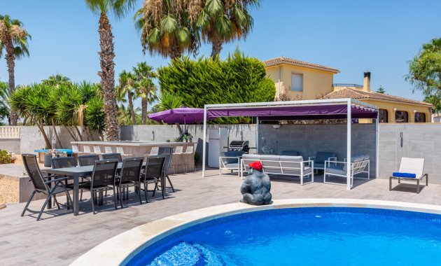 Herverkoop - Landhuis -
Catral