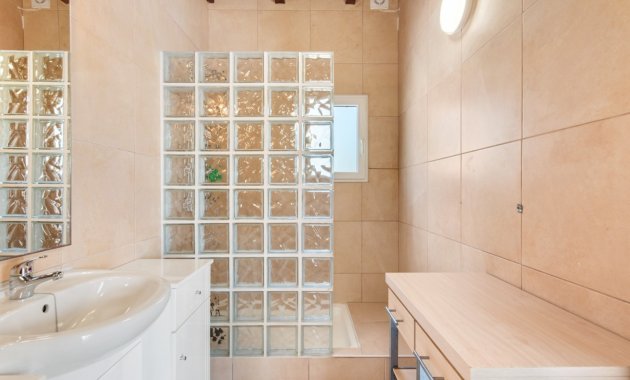 Herverkoop - Landhuis -
Catral