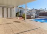 Herverkoop - Geschakelde Villa -
Torrevieja - San Luis