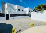 Obra nueva - Independiente / Villa -
Torrevieja