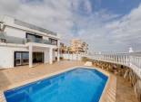 Herverkoop - Vrijstaande woning / Villa -
Torrevieja