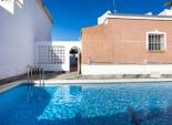 Herverkoop - Vrijstaande woning / Villa -
Torrevieja - Urbanización San Luis