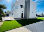 Obra nueva - Independiente / Villa -
Torrevieja