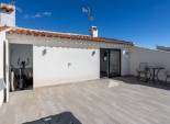 Herverkoop - Rijwoning -
Torrevieja - Urbanización San Luis