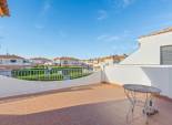 Herverkoop - Geschakelde Villa -
Orihuela Costa