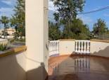 Reventa - Independiente / Villa -
Guardamar del Segura - El Raso