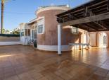 Herverkoop - Vrijstaande woning / Villa -
Torrevieja - Urbanización San Luis