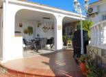Herverkoop - Geschakelde Villa -
Torrevieja - San Luis