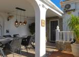 Herverkoop - Geschakelde Villa -
Torrevieja - San Luis