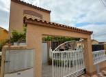 Herverkoop - Vrijstaande woning / Villa -
La Marina - La Marina Urb