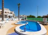 Herverkoop - Geschakelde Villa -
Orihuela - Vistabella Golf